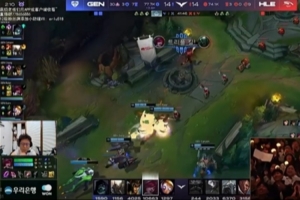 二路解說：Ruler的霞真得尊重啊，這太恐怖了，一波團10000多傷害