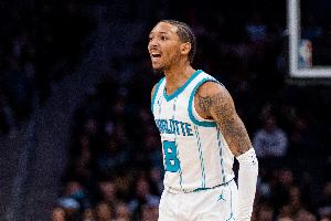 美記：湖人、火箭、開拓者、公牛有意自由球員小尼克-史密斯