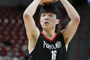 楊瀚森：我看的首場NBA是2016騎勇?lián)屍?當時我才10歲感覺很無聊