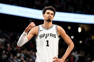 是否會在球場上用中國功夫？文班亞馬：可能會用那么一次