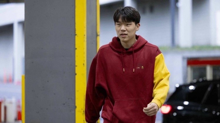 新鮮出爐！開拓者官方曬照：楊瀚森&利拉德他們來了！