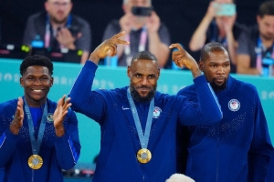 算上也是？費爾頓：不算詹庫杜的話 愛德華茲是聯(lián)盟前5球員