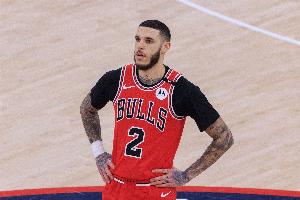 米切爾：鮑爾是個頂級防守者 他的防守心態(tài)讓我對他敬佩不已