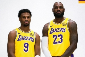 詹姆斯：布朗尼的籃球天賦遺傳自我 他的揮桿天賦也許遺傳自媽媽