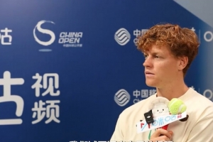 辛納談阿爾卡拉斯：我們在有些方面競爭激烈，試圖逼出彼此的極限