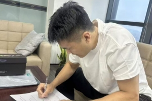 與貝帥重聚！媒體人：黃榮奇與南京同曦簽下的是一年C類合同