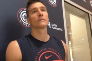 博格丹：哈登是最具競(jìng)爭(zhēng)意識(shí)的球員之一 我正向他學(xué)習(xí)腳步動(dòng)作