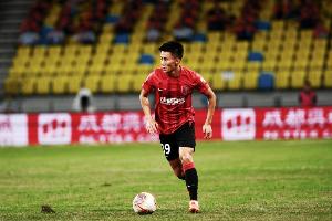 里程碑！成都蓉城中場(chǎng)甘超職業(yè)生涯各賽事出場(chǎng)200次