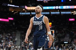 克萊：我經(jīng)常重溫獨(dú)行俠11年奪冠紀(jì)錄片 那支球隊(duì)詮釋了團(tuán)隊(duì)真諦