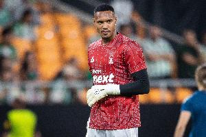 官方：巴西隊征召29歲諾丁漢門將約翰-維克托，替代受傷的埃德森