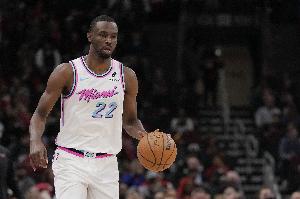 狀態(tài)真不錯！維金斯半場6中4拿下兩隊最高11分外加2助1斷