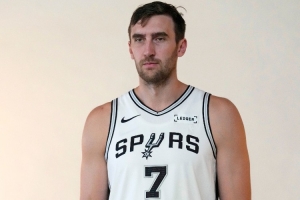 這個(gè)引援超值！科內(nèi)特替補(bǔ)出戰(zhàn)14分鐘 6中6&4罰全中砍16分4板！