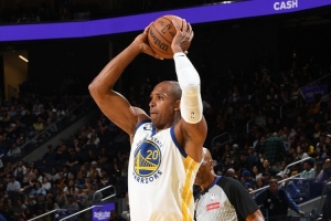 不太適應首發(fā)？霍福德半場4中0&三分2中0無得分&僅2板2助 有2失誤