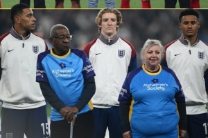 溫馨！BBC：英格蘭vs威爾士賽前，兩隊球員攜失智癥患者入場