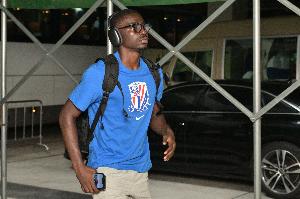 記者：返回非洲的申花外援阿蘇埃，遭遇比賽突然取消的怪事