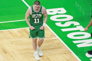 火力全開！普理查德上半場15中6得到18分2板2助 三分8中3