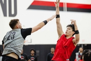 隊記：楊瀚森現(xiàn)在不如克林根 再不行就用塞布爾交易來替補中鋒