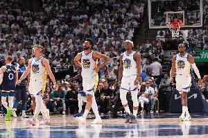 鄧?yán)S：對(duì)年輕球員的成長(zhǎng)很興奮 對(duì)他們的要求就是和庫(kù)追巴默契