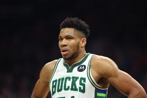 Stein：字母若被交易不會是在賽季中期 新賽季或?qū)⑹亲詈蟮目疾炱? >
                                        </div>
                                    </div>
                                                                        <div   id=