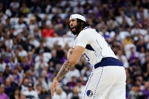 三狀元比一手勢(shì)！濃眉調(diào)侃：他倆意思是我有一個(gè)大學(xué)冠軍