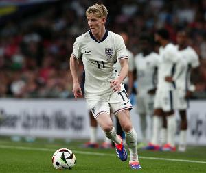 戈登：想成為世界頂級邊鋒我還有很多工作要做，我不害怕競爭