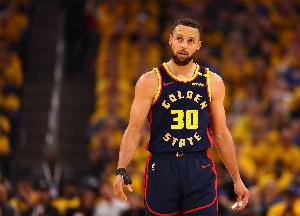 科爾：庫(kù)里還是一如既往地有條不紊 他今晚的節(jié)奏和體能都很好