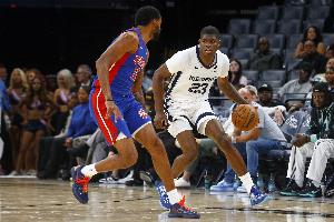 外線不準(zhǔn)！11號(hào)秀科沃德13投5中&三分9中2得到12分3板4助1斷