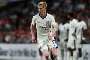 伯恩：戈登對我們在更衣室里放美國歌曲不滿意，他說不是好兆頭