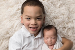 人生贏家！李凱爾更新社媒曬兩個孩子近照：little Benny 