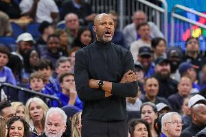 莫斯利談收官戰(zhàn)：適當延長球員出場時間是為了觀察狀態(tài)儲備體能