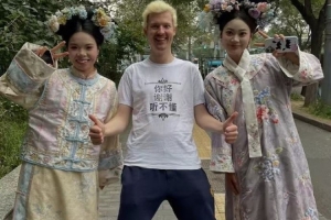 G2官媒曬日常照：早上好！北京！努努大王來了，但，被gank了