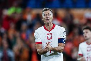 波蘭主帥談萊萬：遭遇肌肉傷病是無法繼續(xù)比賽的，不理解他的受傷