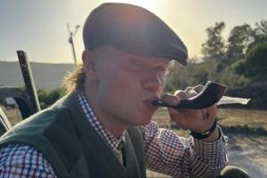 被他裝到了！網(wǎng)友提問哈蘭德：你抽的啥？哈蘭德回答：進(jìn)球