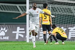 28球不含點(diǎn)球！遼寧鐵人外援姆本扎打破中甲單賽季進(jìn)球紀(jì)錄