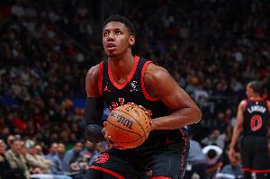 狀態(tài)不錯(cuò)！巴雷特半場11中5&三分5中2拿到15分2板2助 正負(fù)值+15