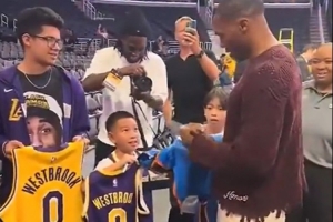 威少拒簽湖人球衣？美網(wǎng)友：有些篇章最好別署名 他真的無法接受