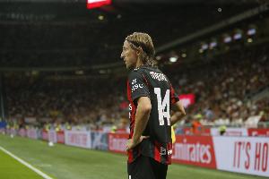 神奇數(shù)據(jù)！莫德里奇對紫百合吃到在意甲首次犯規(guī)，前540分鐘0犯規(guī)