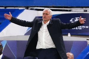 0-3不敵紐卡！多家葡媒聚焦穆里尼奧：用人不佳，“砌的墻倒了”