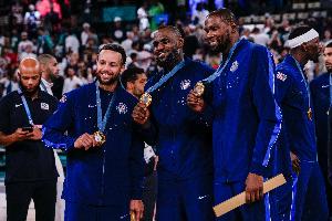 加內(nèi)特：詹杜庫(kù)都將加入40歲精英俱樂(lè)部 這太瘋狂了