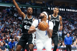 濃眉生涯14個賽季揭幕戰(zhàn)輸了11次！詹姆斯輸14次歷史最多！