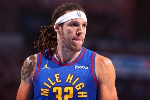 馬?。喊⒙?戈登神了但生涯之夜被庫(kù)里攪黃 說(shuō)掘金能進(jìn)西決還太早