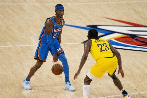 亞歷山大造犯規(guī)能力聯(lián)盟頂級 中投和突破也都具有極強(qiáng)的殺傷力