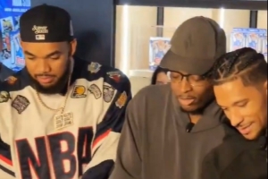 唐斯&哈特&阿努諾比參加球星卡發(fā)布會 剪彩、簽售全參與