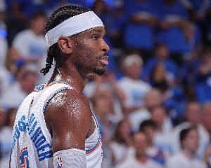 亞歷山大：我們這支球隊從來不找借口 大家都為關(guān)鍵時刻做好準(zhǔn)備