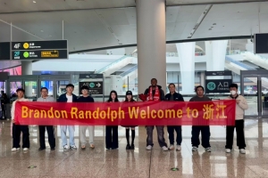 德甲常規(guī)賽得分王！浙江男籃曬新外援布蘭登-蘭道夫接機(jī)照