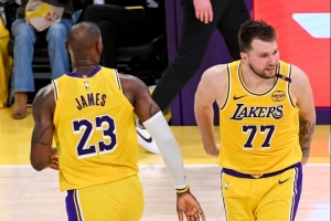 Skip：東契奇在用賽場(chǎng)表現(xiàn)對(duì)勒布朗說(shuō) 你慢慢恢復(fù)吧