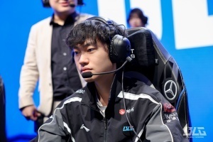 Knight賽后更博：謝謝大家一整年的付出，lpl加油拿個冠軍吧