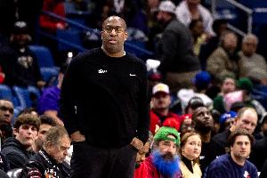 邁克-布朗談賭博丑聞：不歸我管 聯(lián)盟有專門針對球員的管理方案