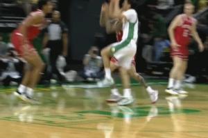 腦后長(zhǎng)眼！林葳頂著兩人防守 腦后no look pass妙傳隊(duì)友德米爾