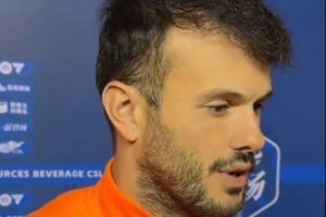 24球領(lǐng)跑射手榜！卡扎伊什維利：沒(méi)想太多榮譽(yù)，主場(chǎng)踢誰(shuí)都占優(yōu)